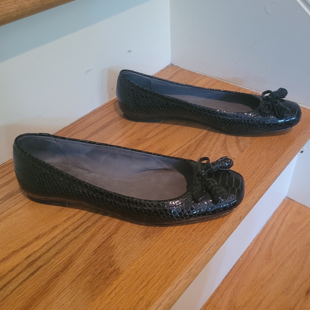 Stuart Weitzman Navy Patent Leather Flats with Tassels